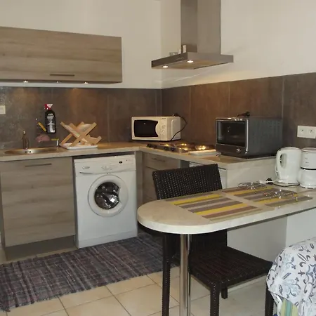 Petit Plein Pied 2 Pers Avec Terrain Proche Aurillac Ytrac